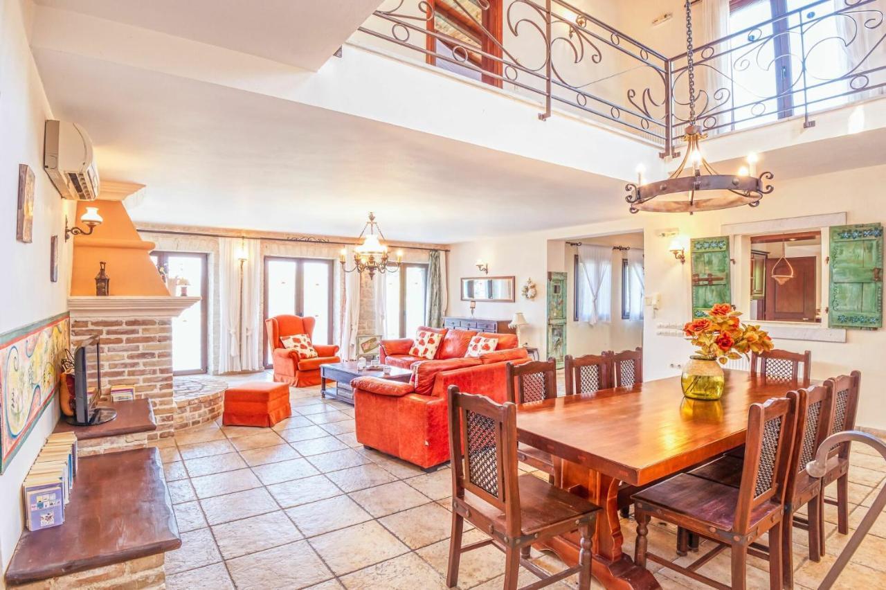 Villa Paola Kassiopi By Posarellivillas
